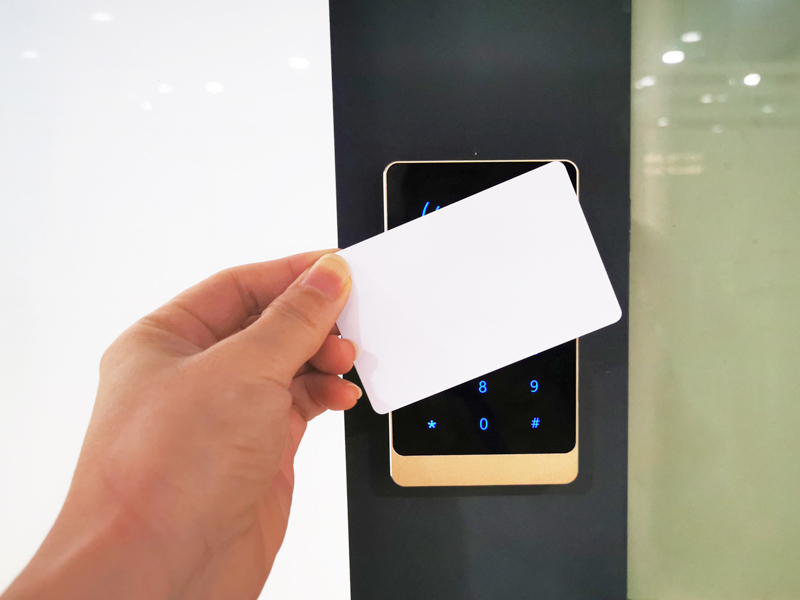 塞伯羅斯二維碼門禁讀卡器安裝案例